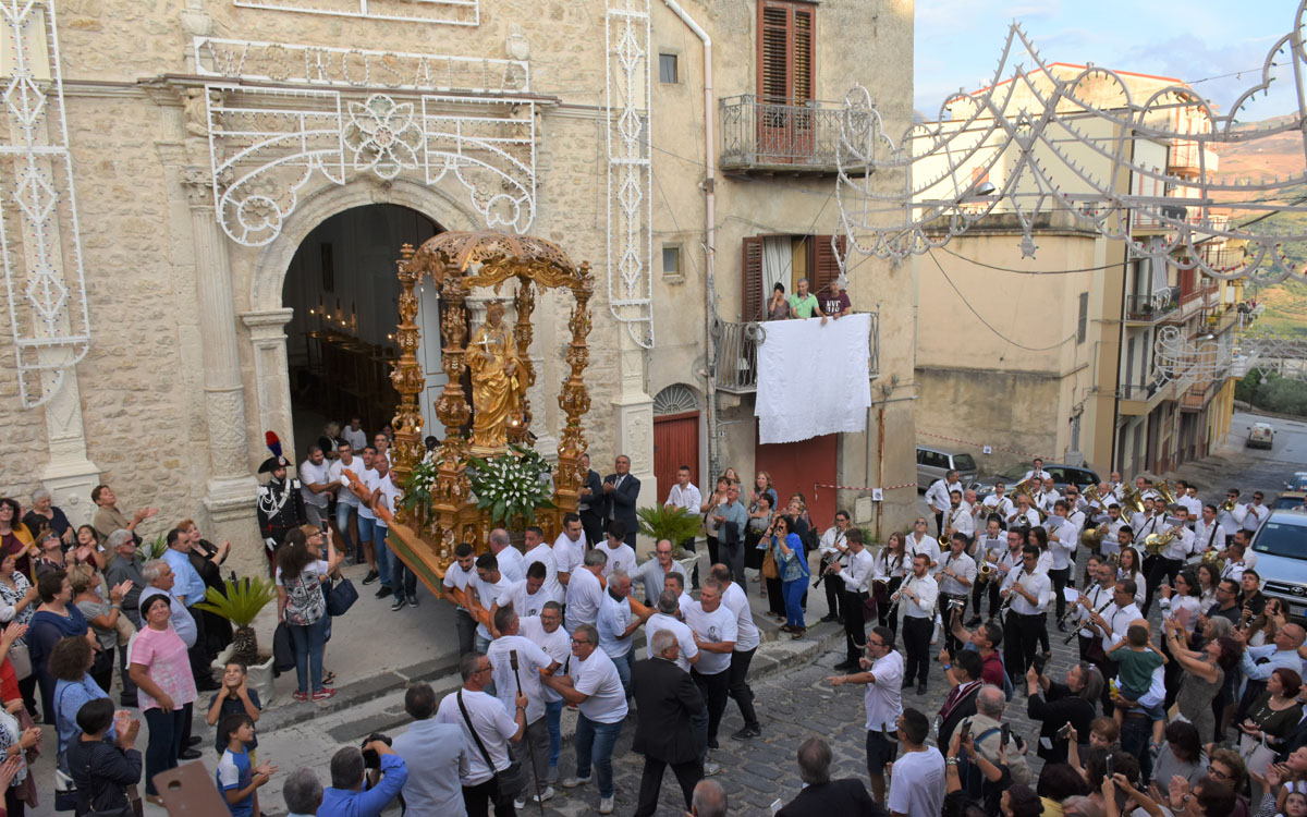 Processione di Santa Rosalia a Bivona in Sicilia